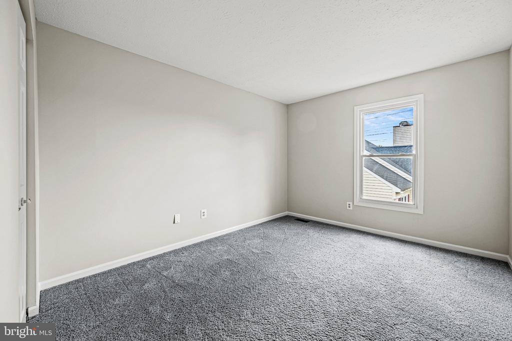 709 SUNNYFIELD LANE