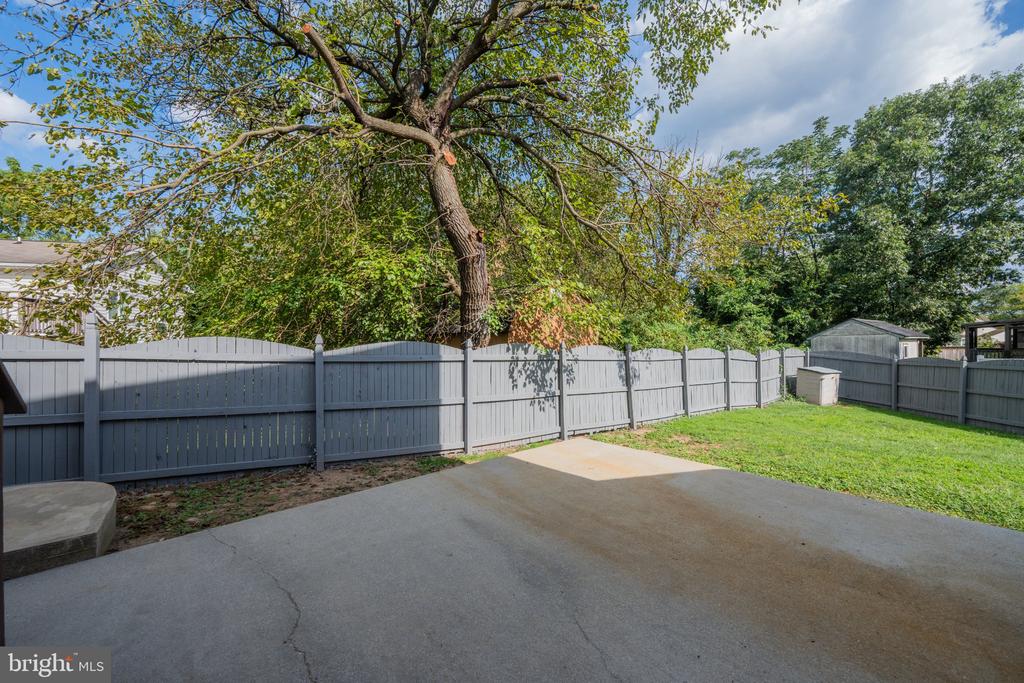 709 SUNNYFIELD LANE