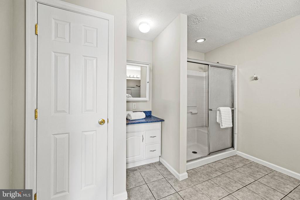 709 SUNNYFIELD LANE