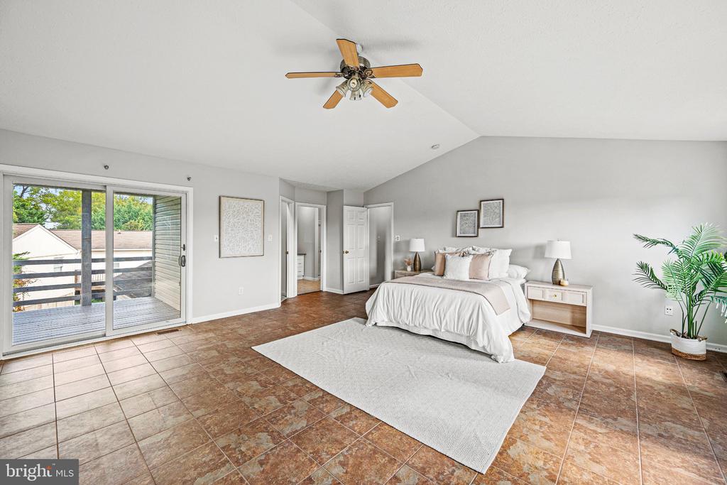709 SUNNYFIELD LANE