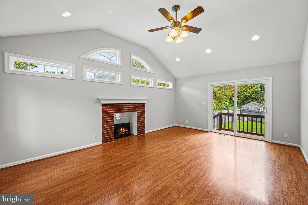 709 SUNNYFIELD LANE