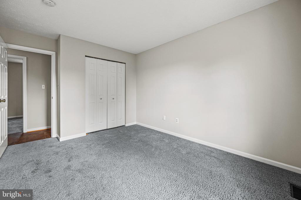 709 SUNNYFIELD LANE