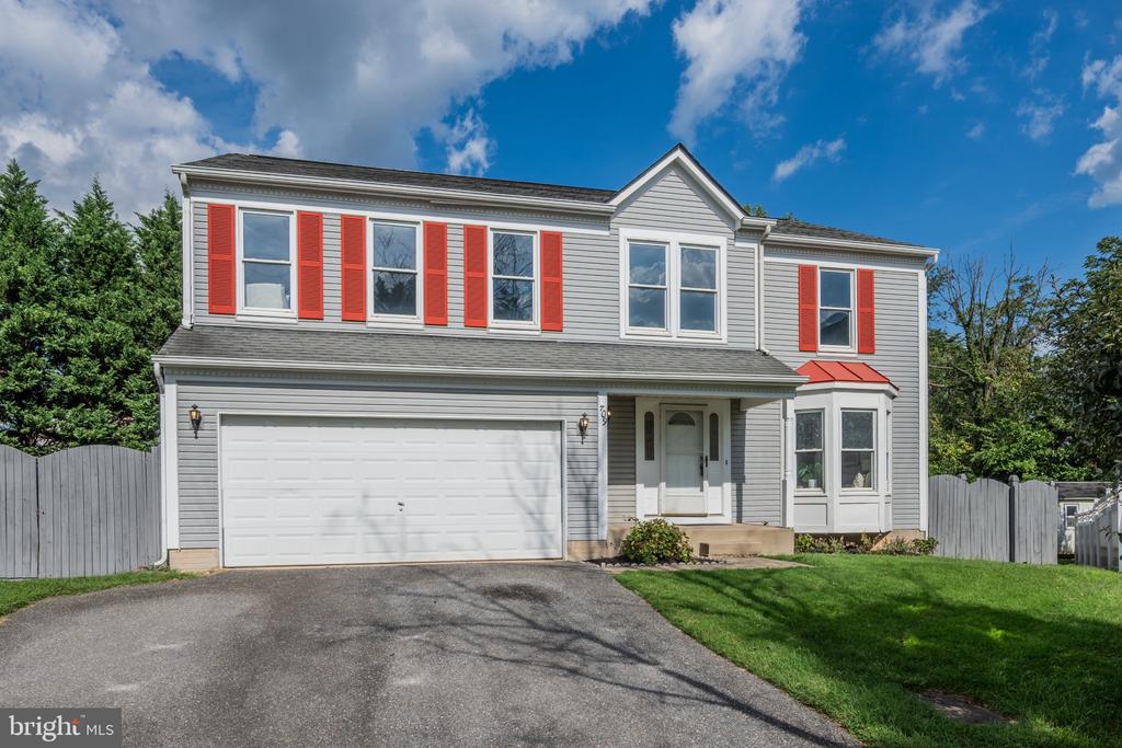 709 SUNNYFIELD LANE