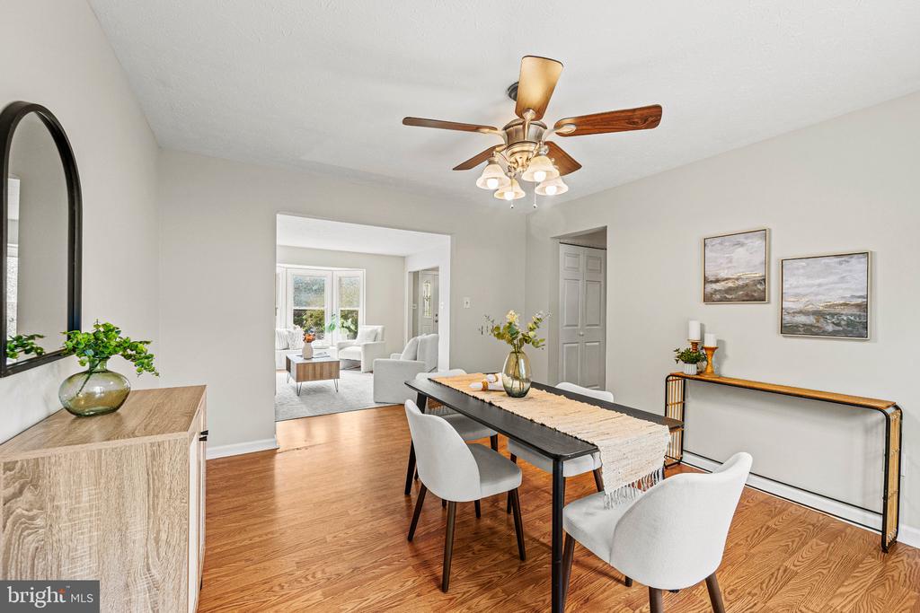 709 SUNNYFIELD LANE
