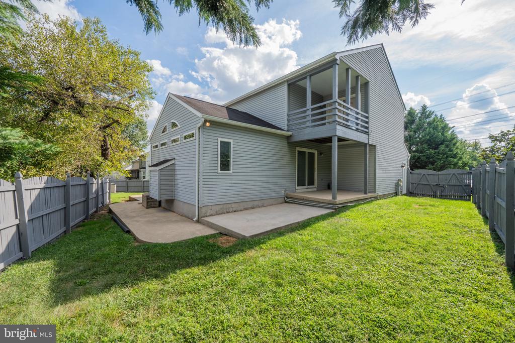 709 SUNNYFIELD LANE