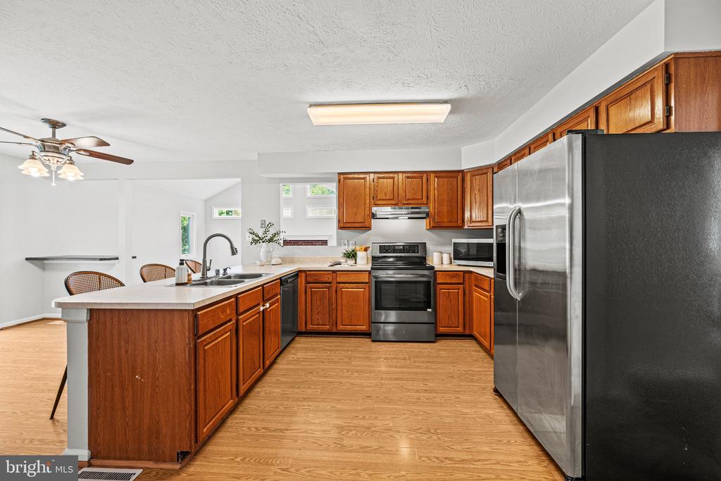709 SUNNYFIELD LANE