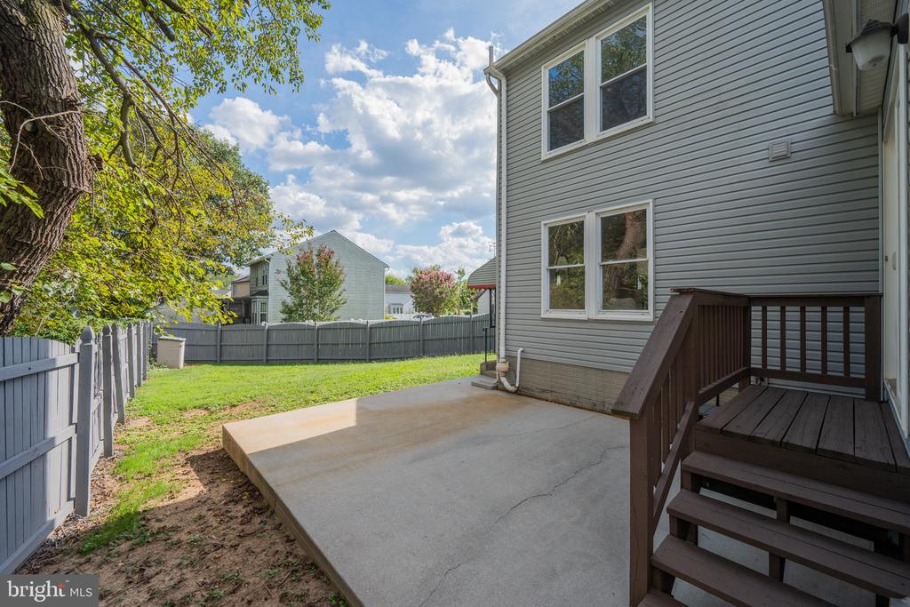 709 SUNNYFIELD LANE