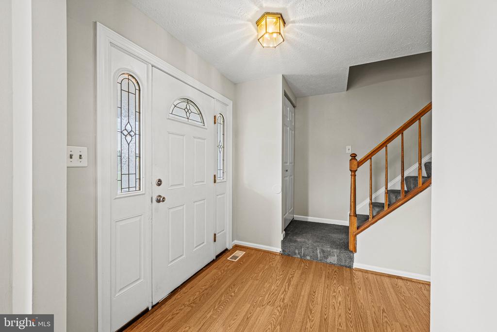 709 SUNNYFIELD LANE