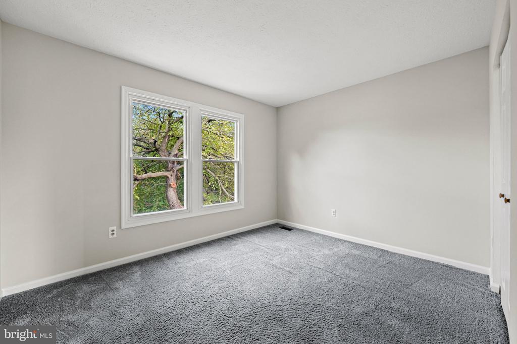 709 SUNNYFIELD LANE