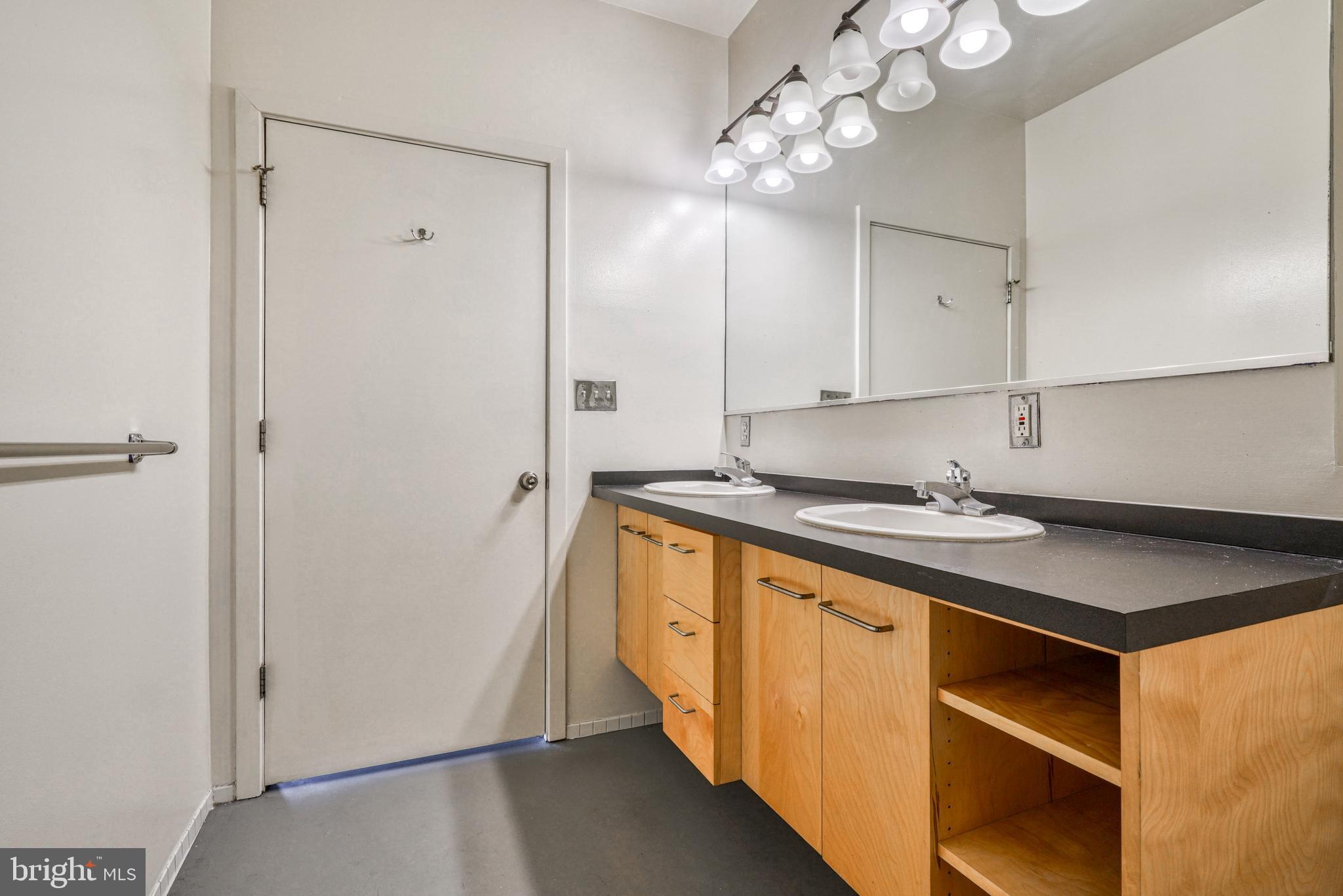 1000 S Charles STREET Unit: 301