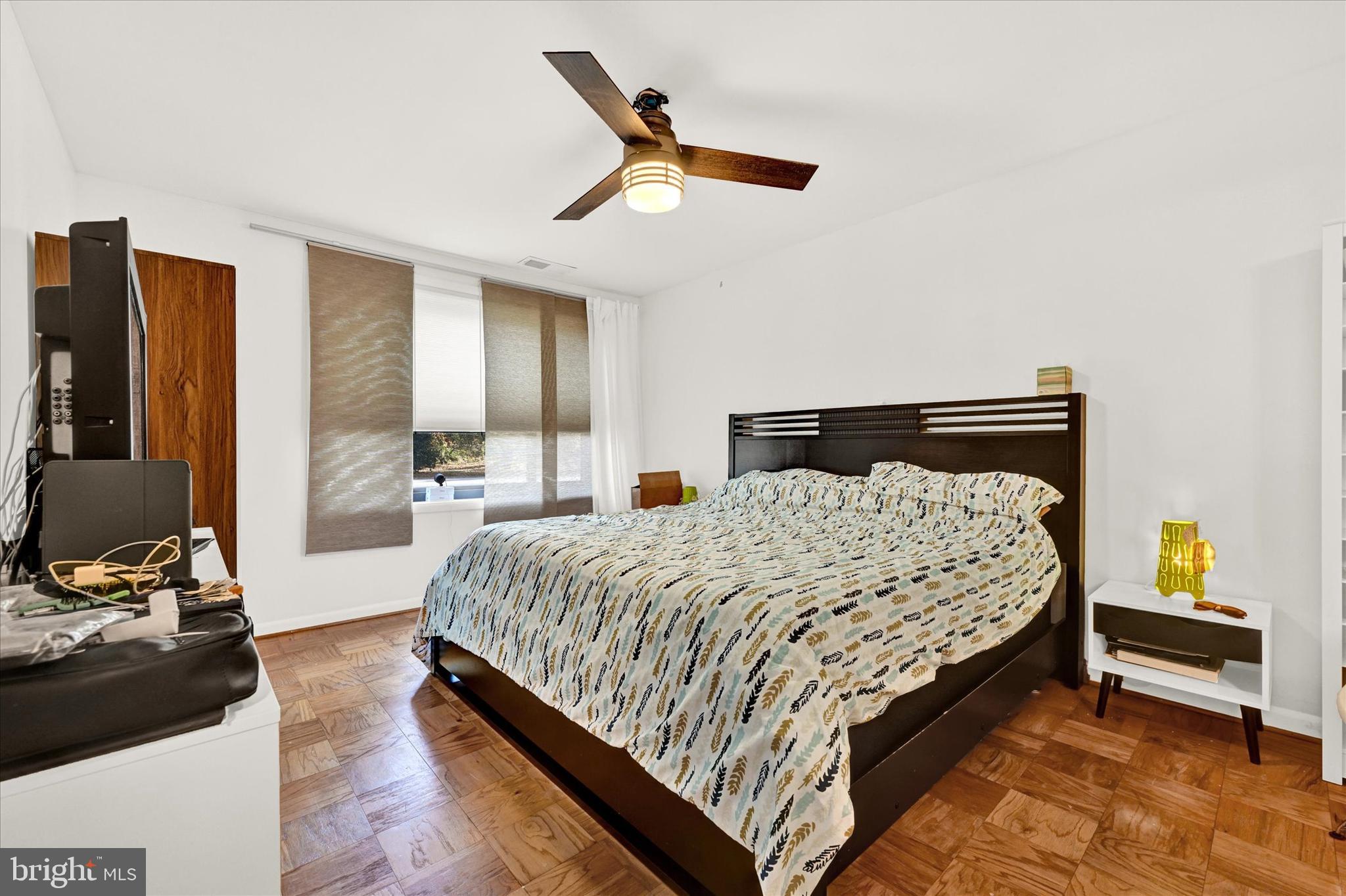 15 Cross Keys ROAD Unit: 15C