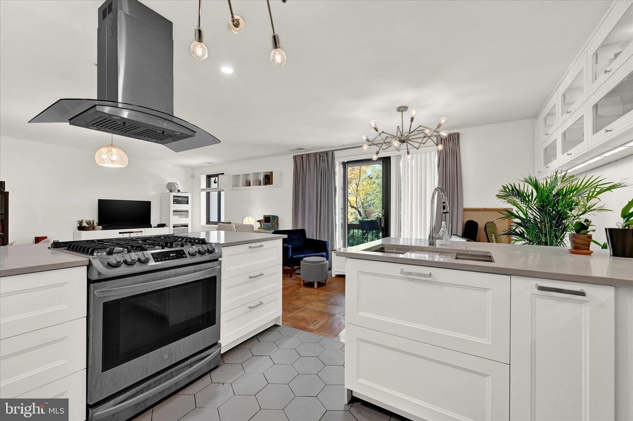 15 Cross Keys ROAD Unit: 15C
