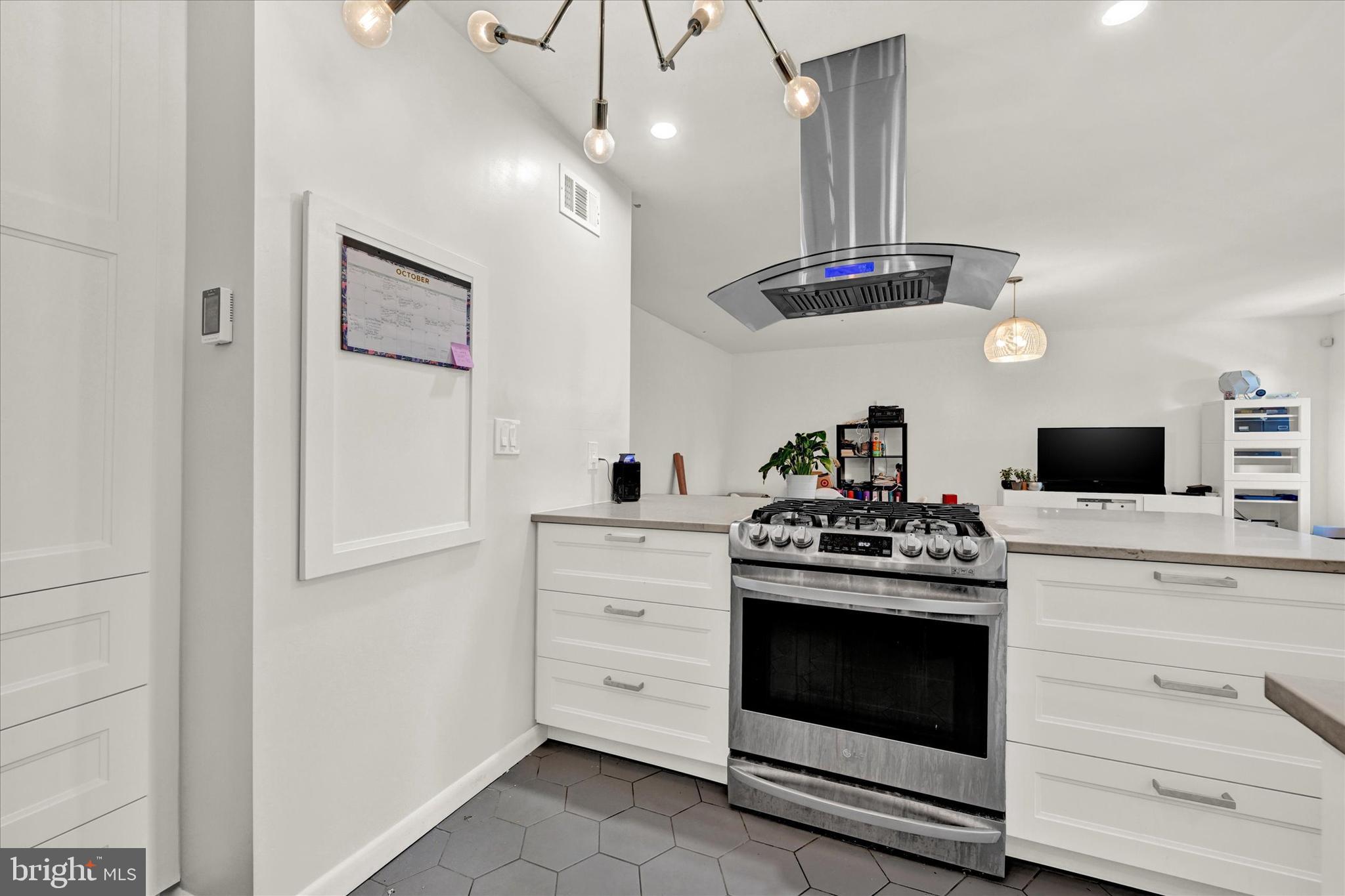 15 Cross Keys ROAD Unit: 15C