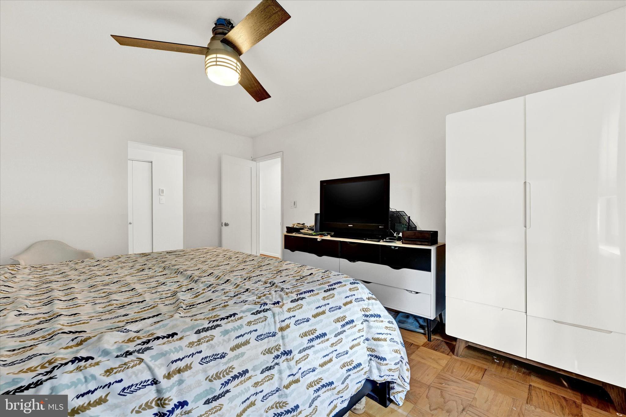 15 Cross Keys ROAD Unit: 15C