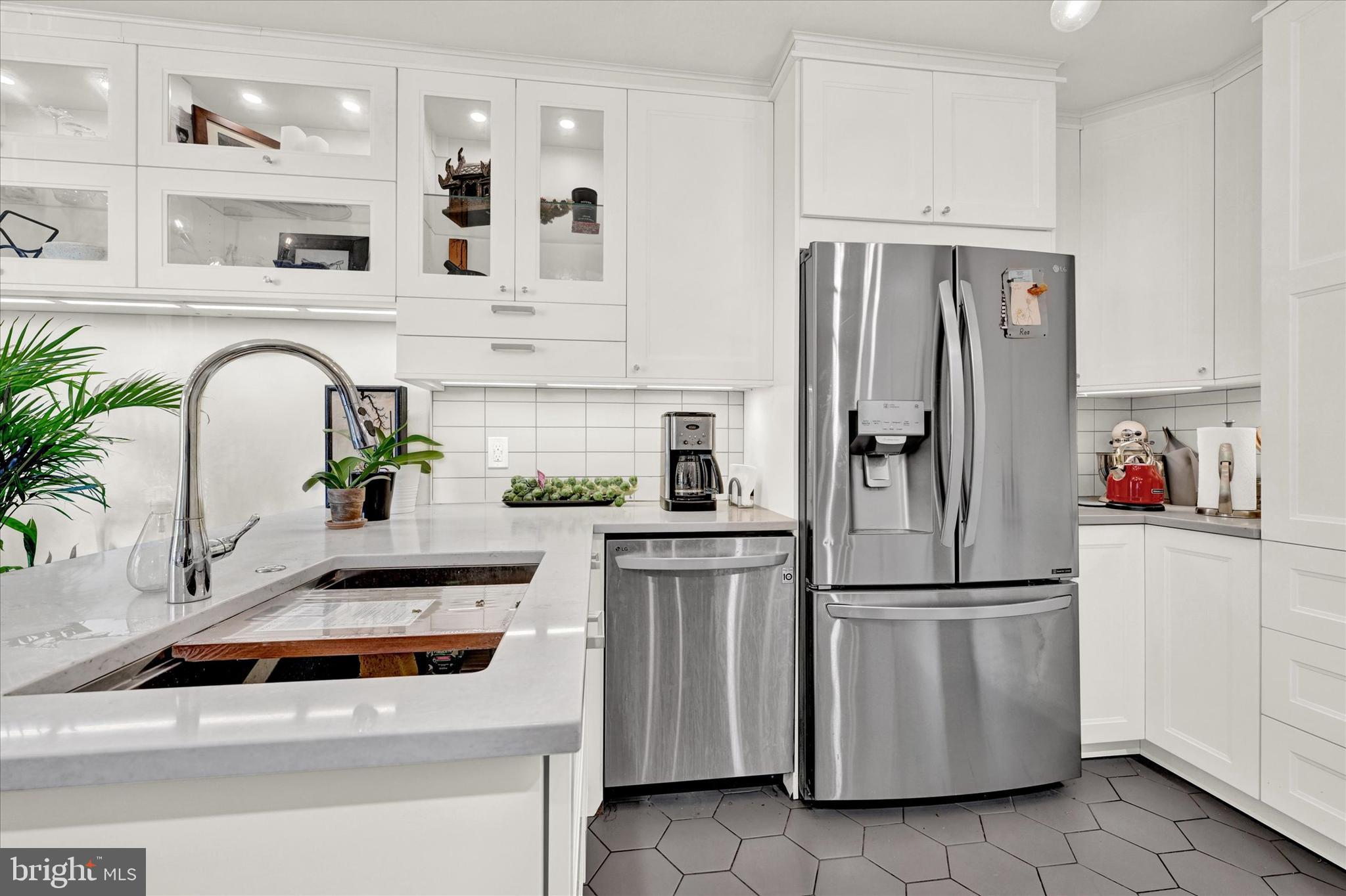 15 Cross Keys ROAD Unit: 15C