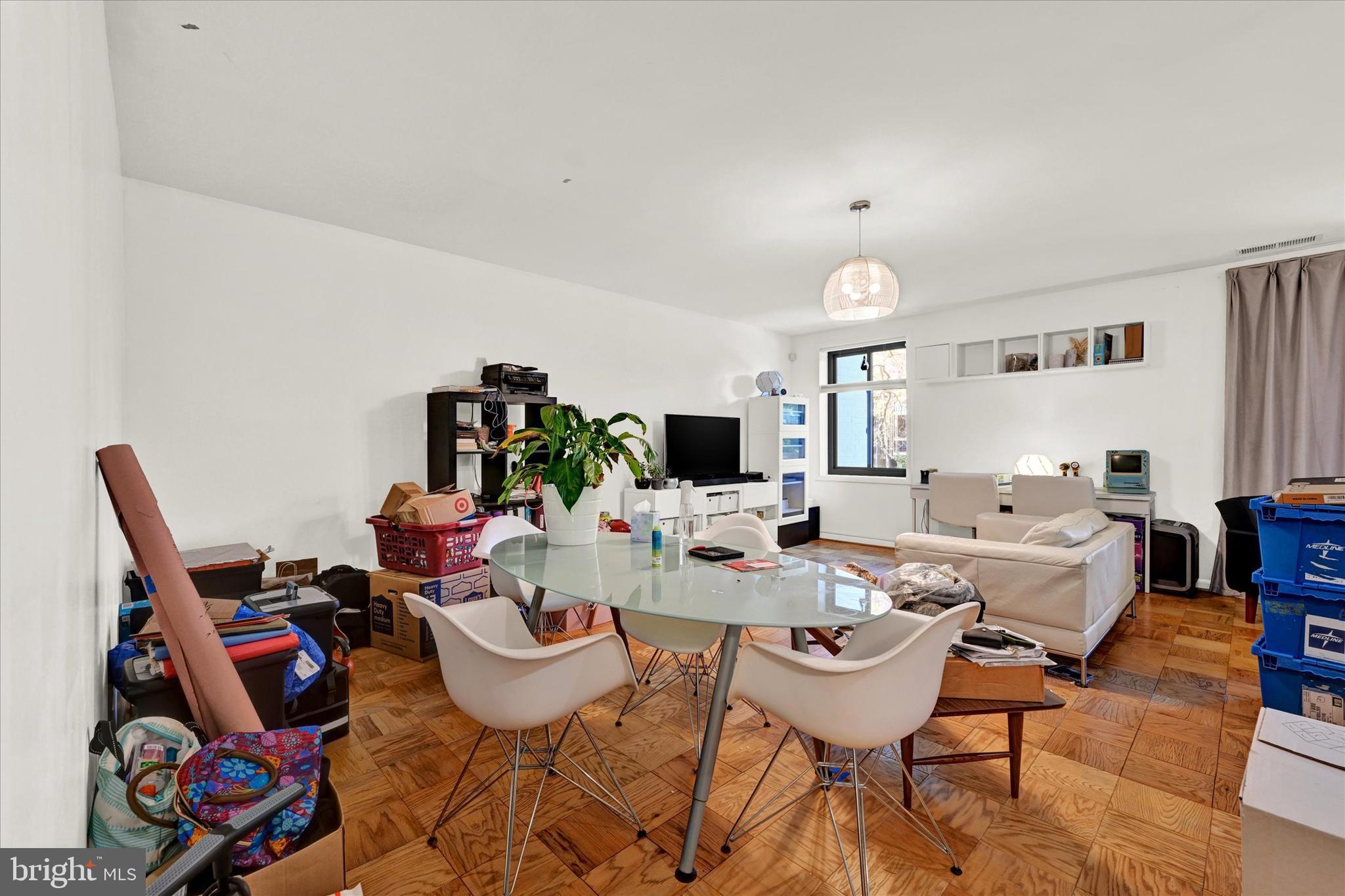 15 Cross Keys ROAD Unit: 15C