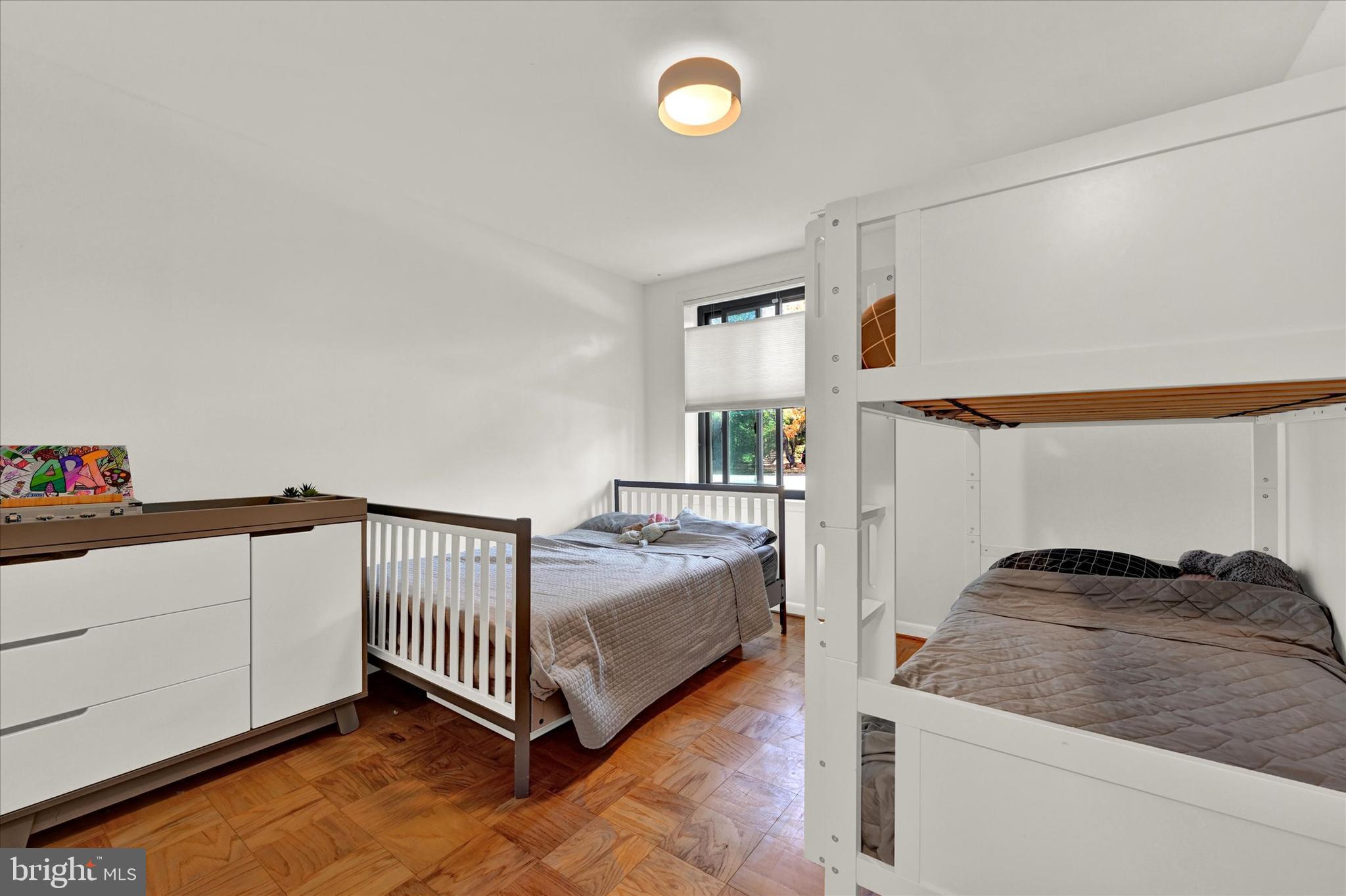 15 Cross Keys ROAD Unit: 15C