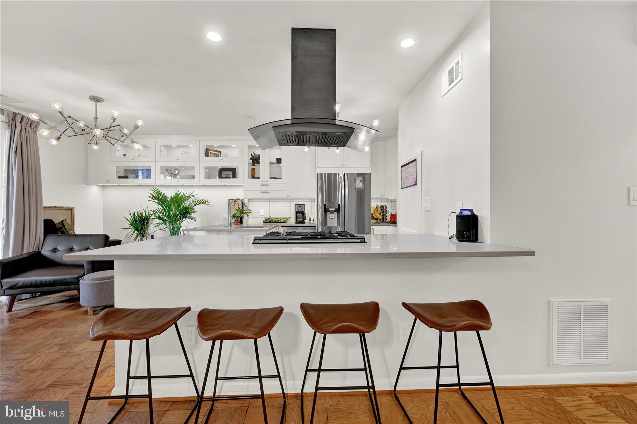 15 Cross Keys ROAD Unit: 15C