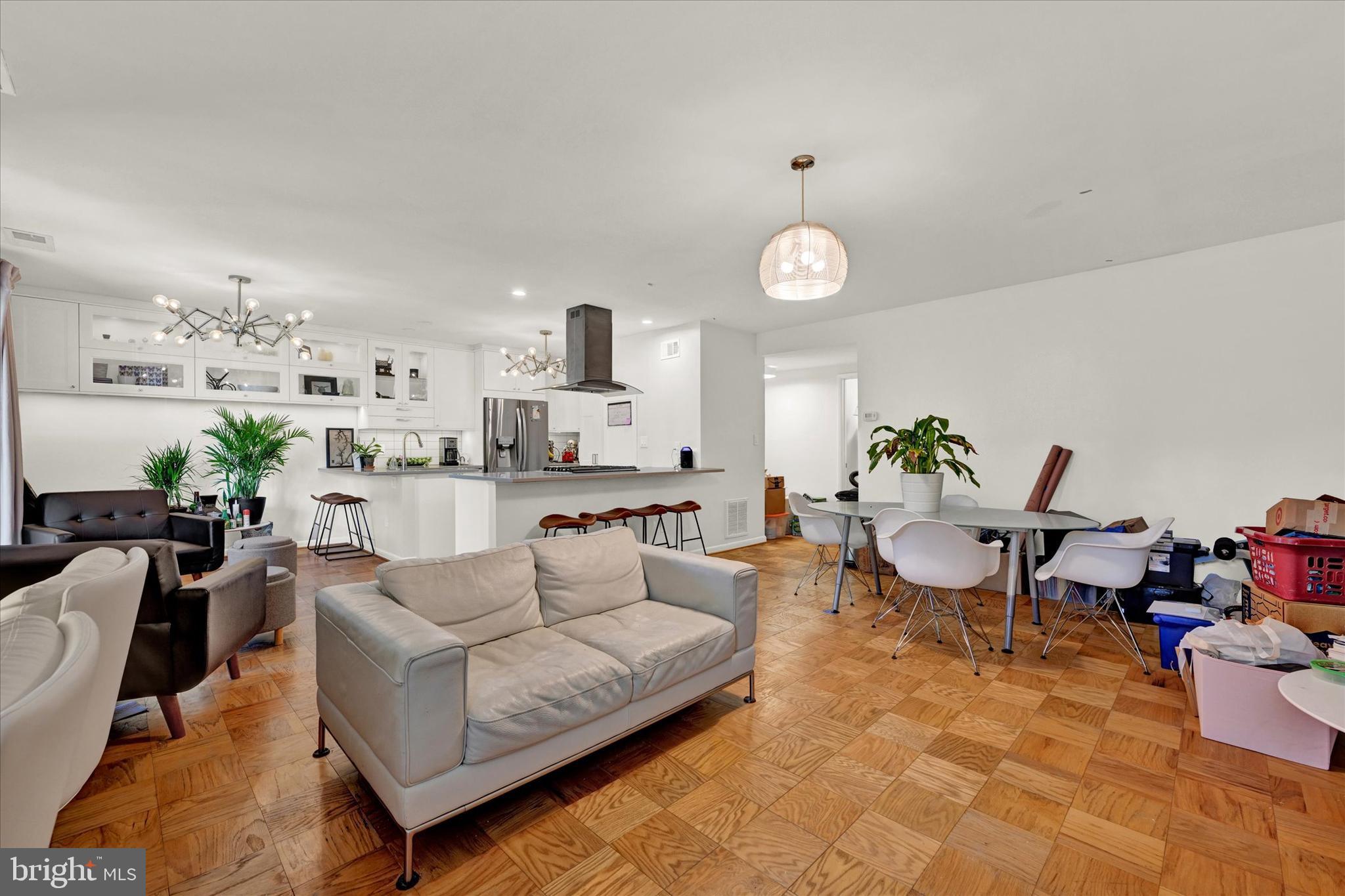 15 Cross Keys ROAD Unit: 15C