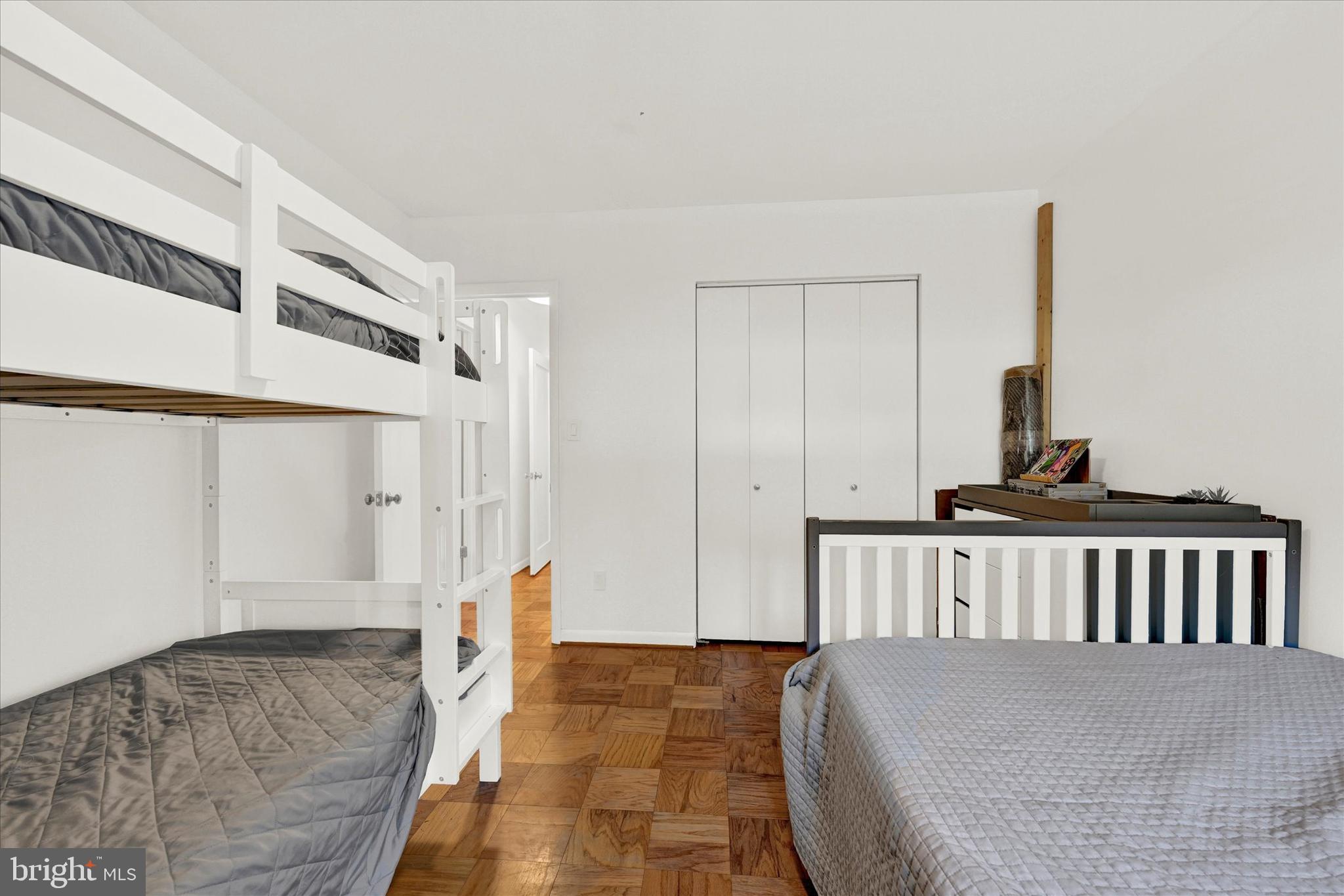 15 Cross Keys ROAD Unit: 15C