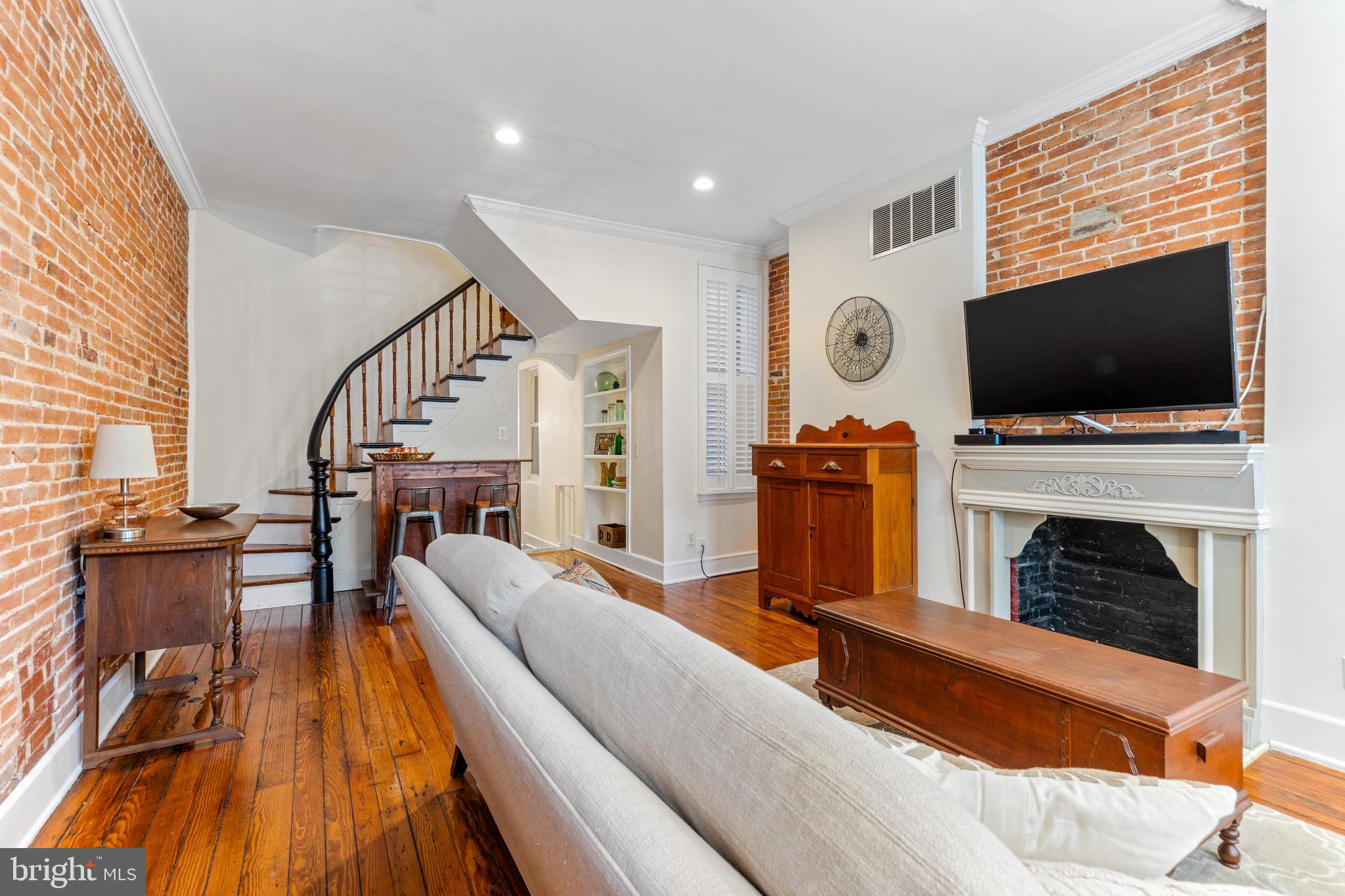 1304 William STREET