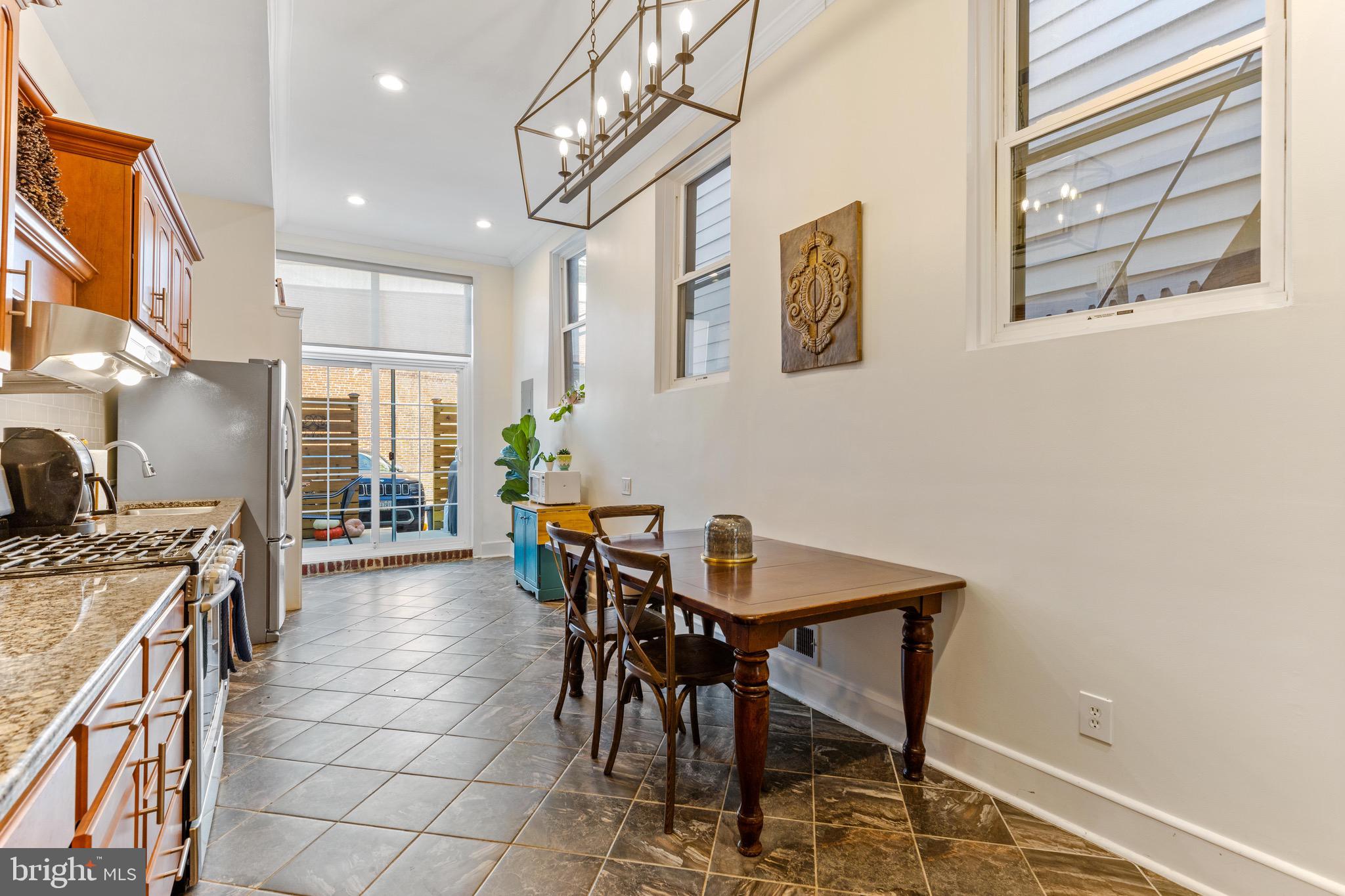 1304 William STREET