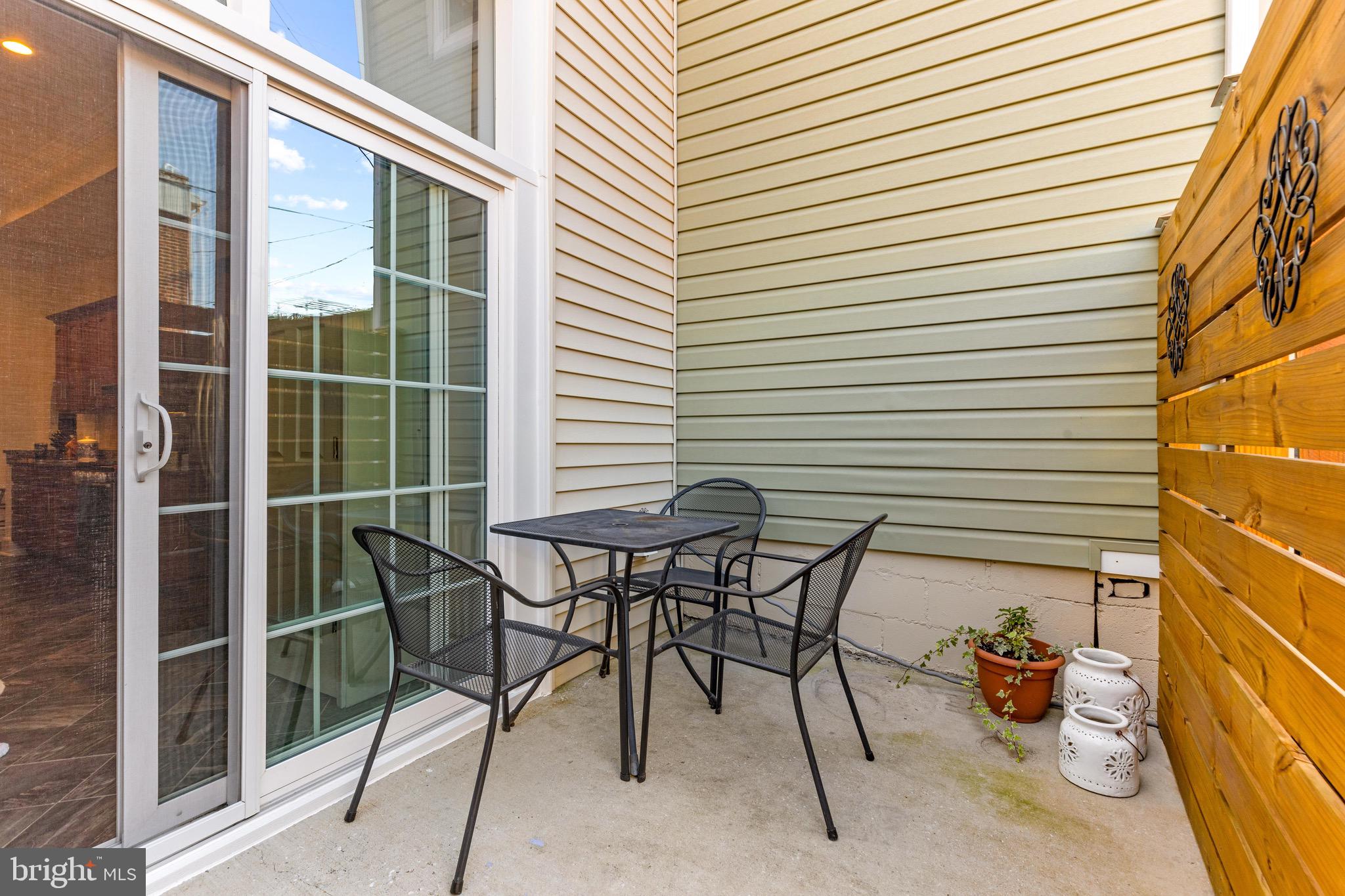 1304 William STREET