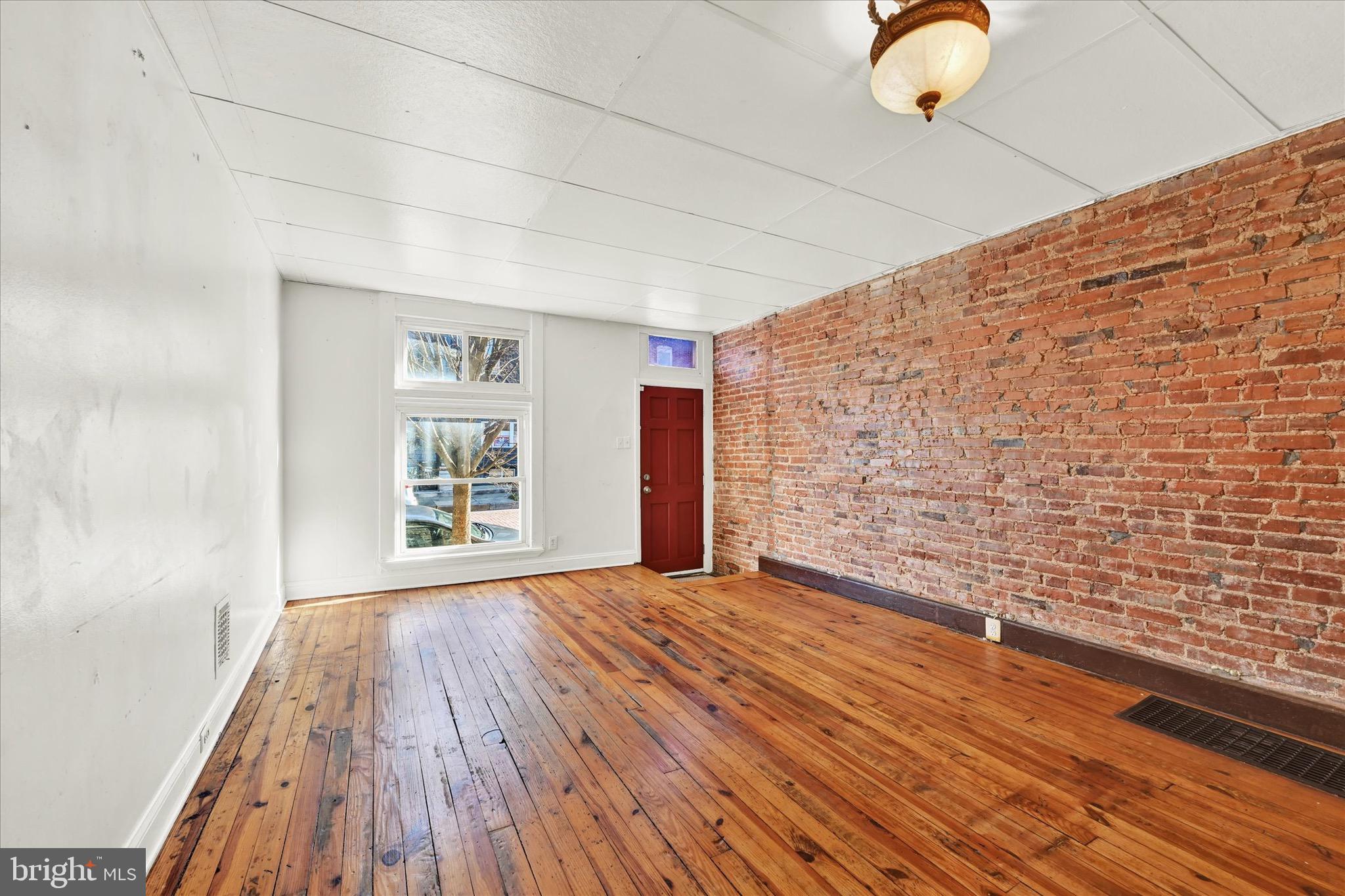 112 S Bouldin Street