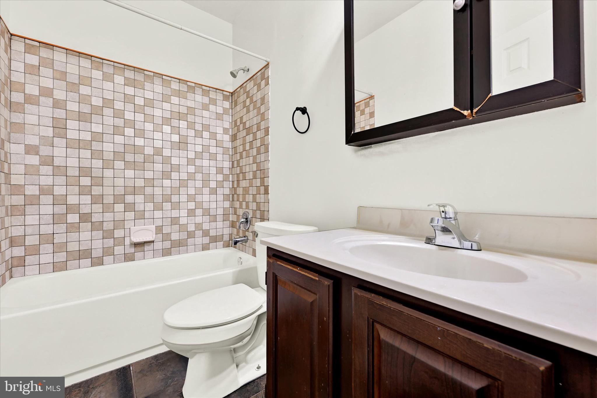 112 S Bouldin Street