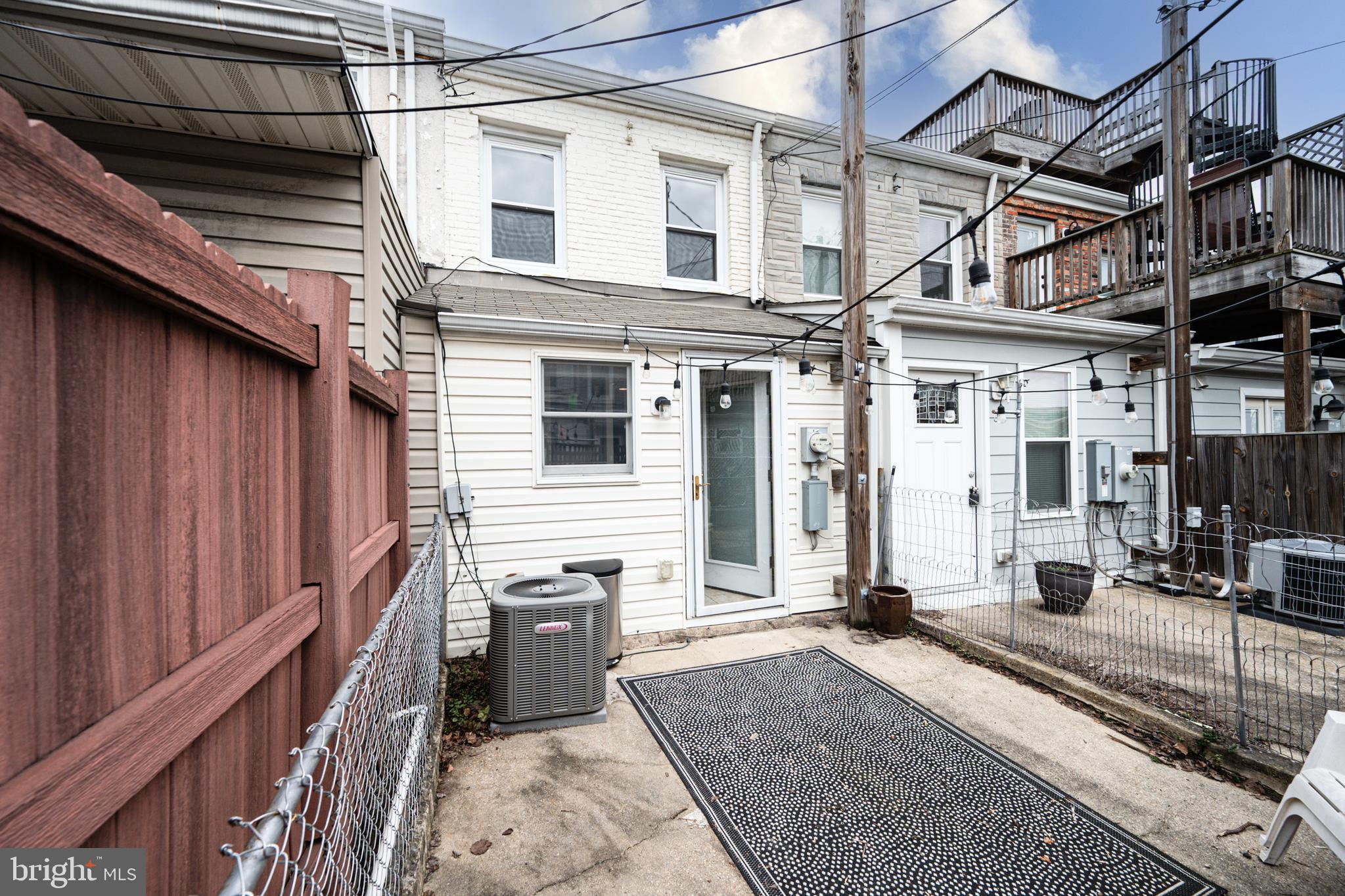 413 Sanders St