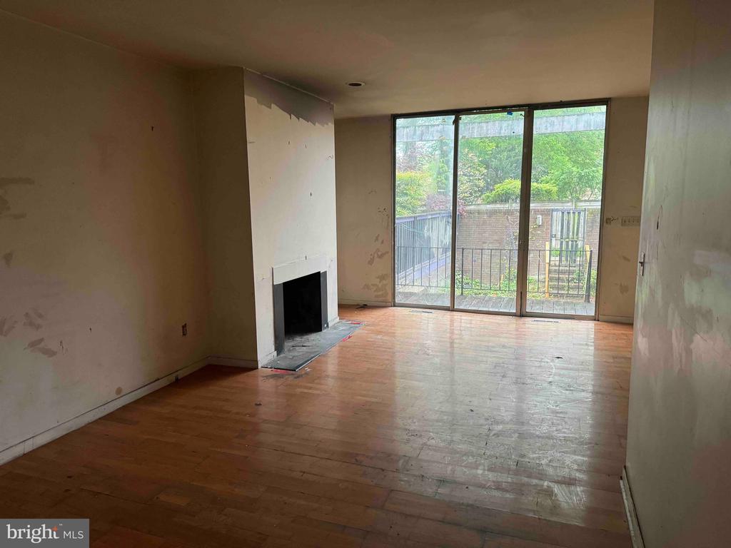 247 W Lafayette Ave