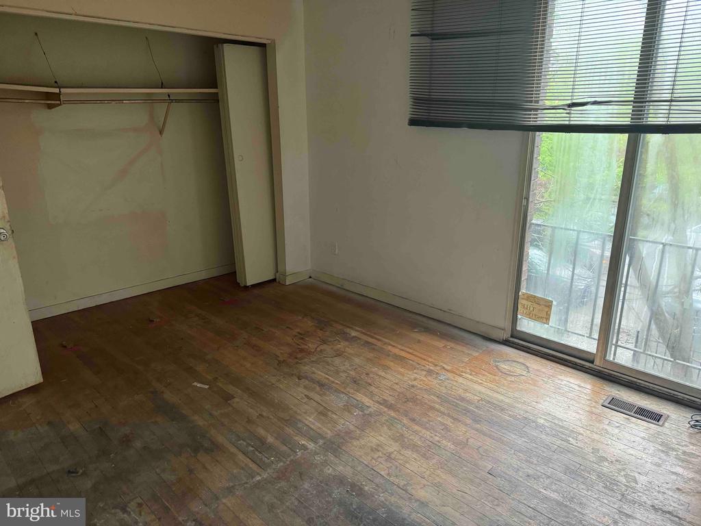 247 W Lafayette Ave