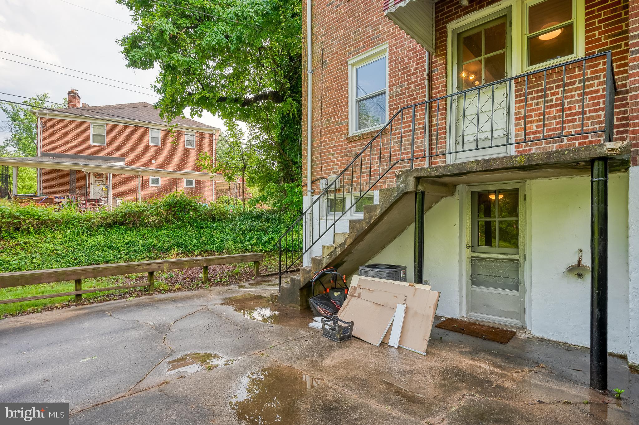 5713 Rockspring Rd