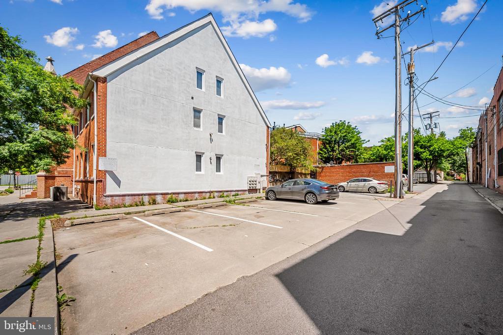 124 W Henrietta St #3