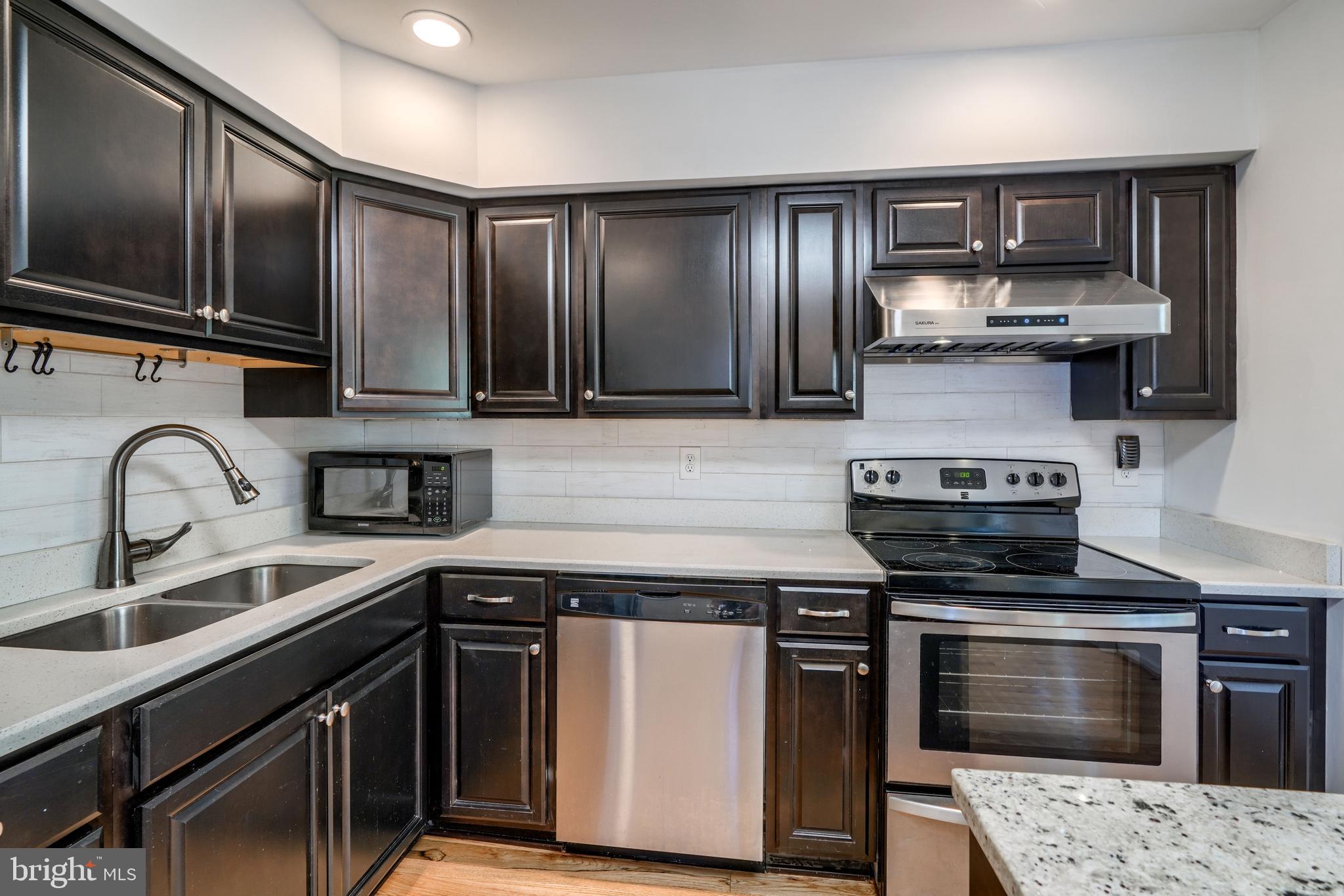 1022 Dartmouth Glen Way