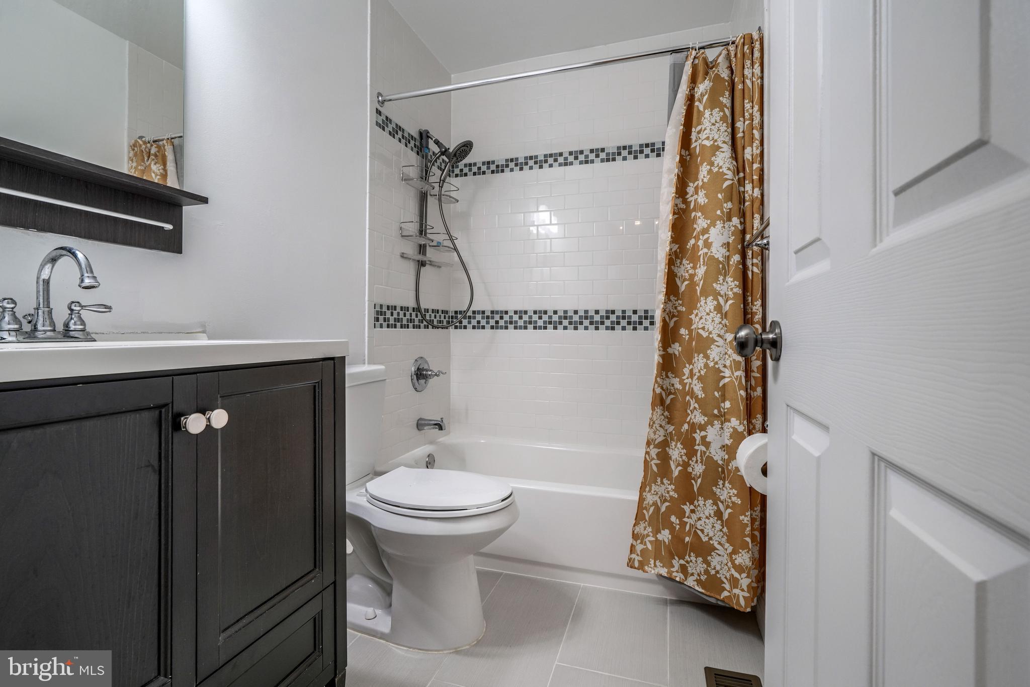 1022 Dartmouth Glen Way