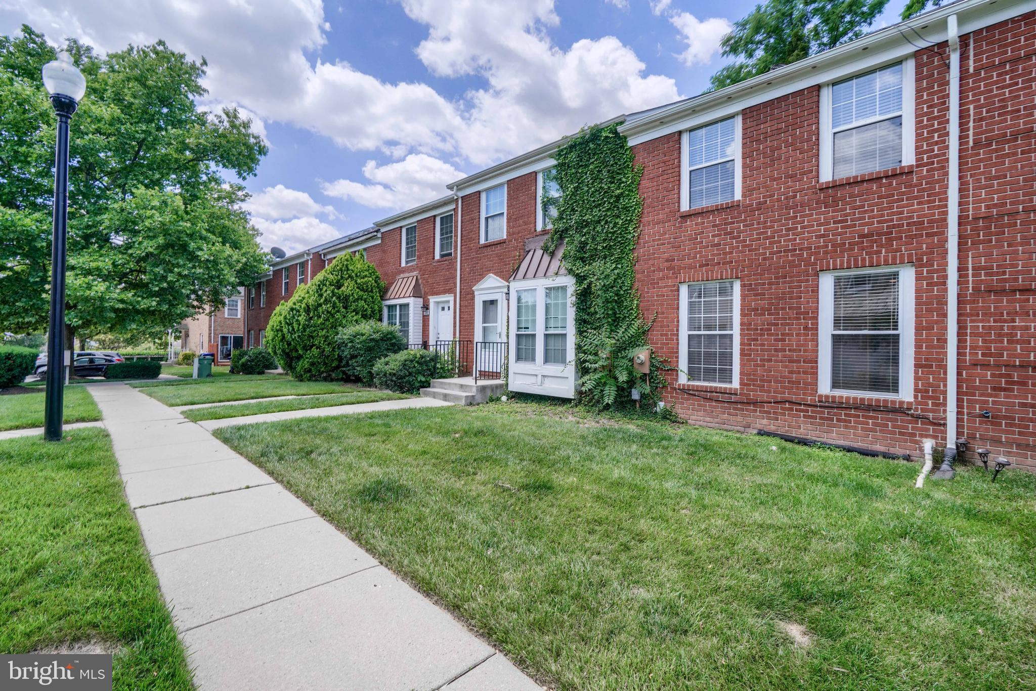 1022 Dartmouth Glen Way