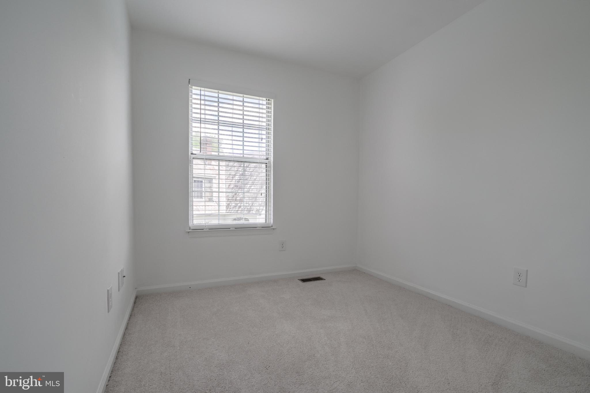 1022 Dartmouth Glen Way