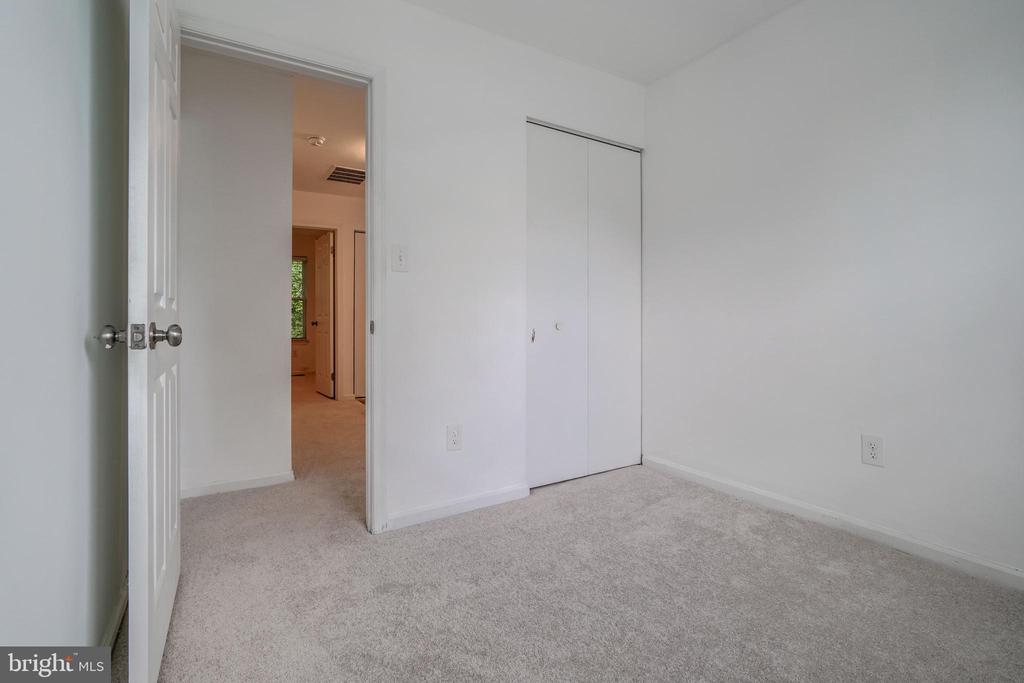 1022 Dartmouth Glen Way