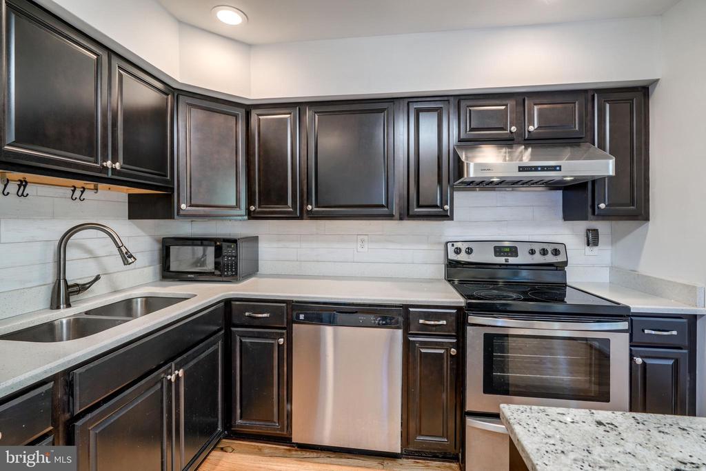 1022 Dartmouth Glen Way