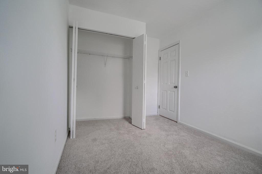 1022 Dartmouth Glen Way