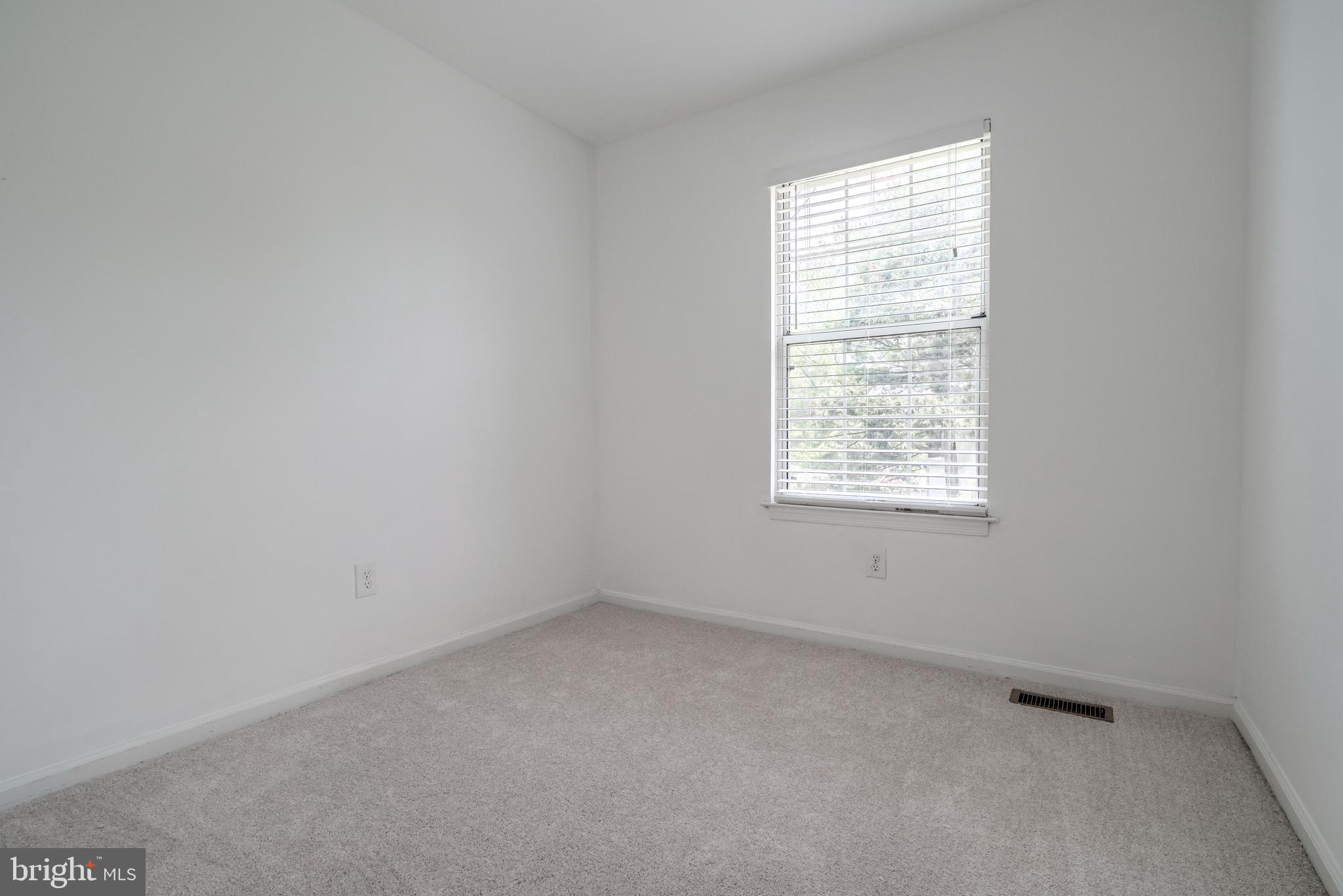 1022 Dartmouth Glen Way
