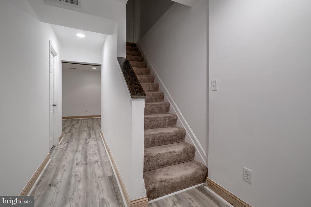 1022 Dartmouth Glen Way