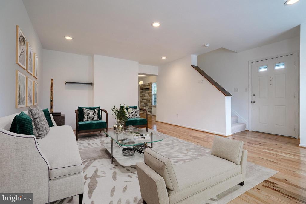 1022 Dartmouth Glen Way
