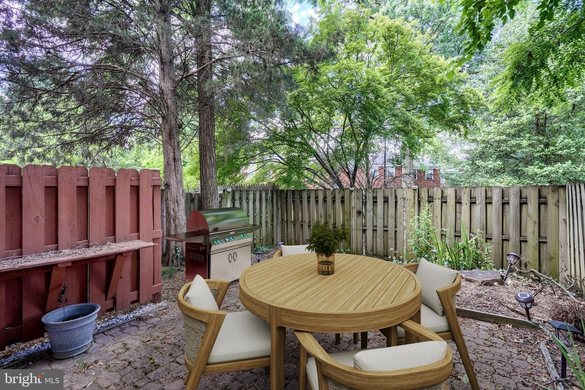 1022 Dartmouth Glen Way