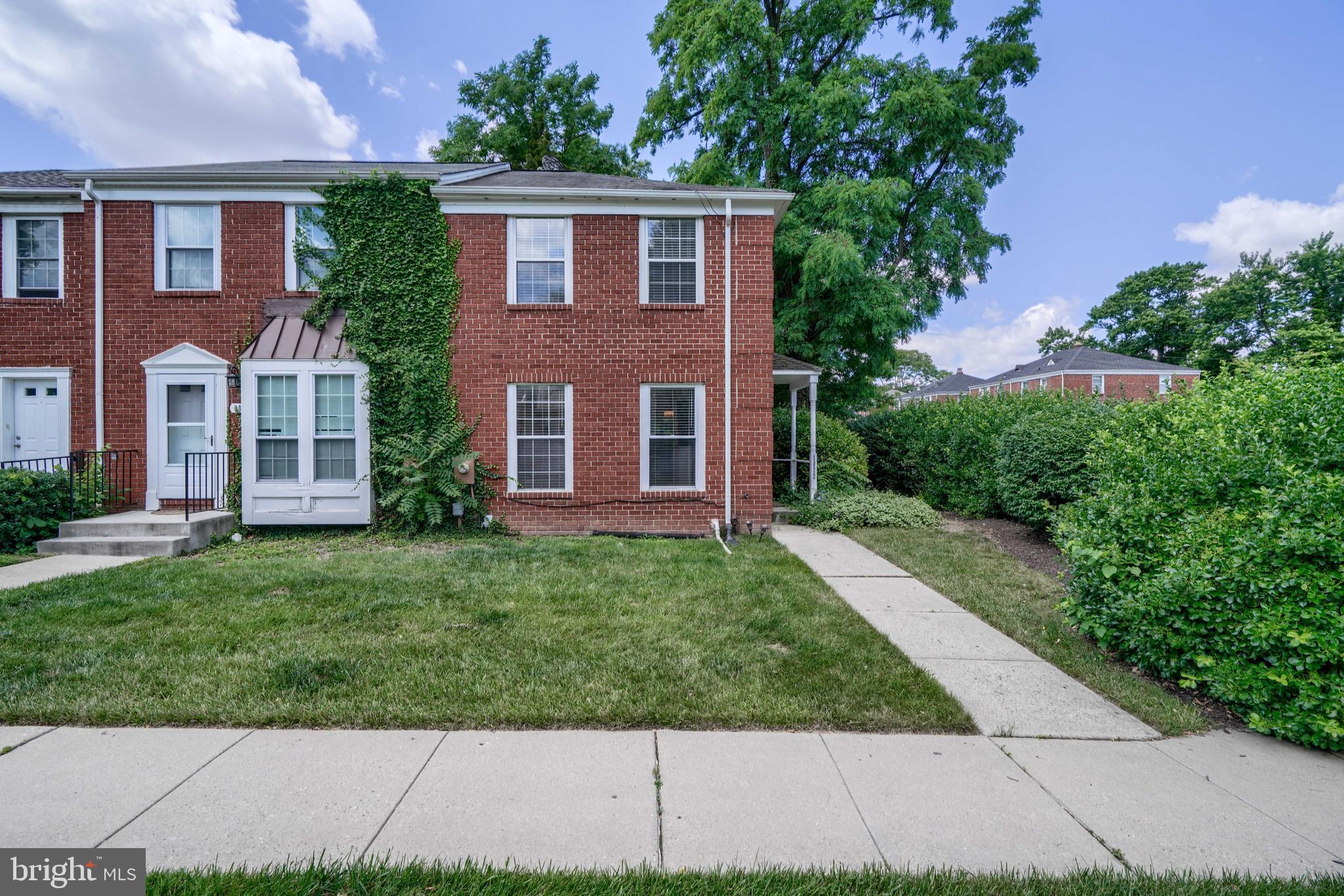 1022 Dartmouth Glen Way