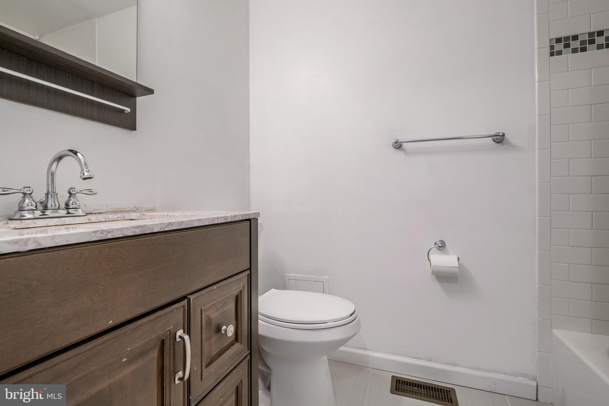 1022 Dartmouth Glen Way