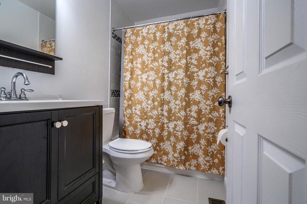 1022 Dartmouth Glen Way