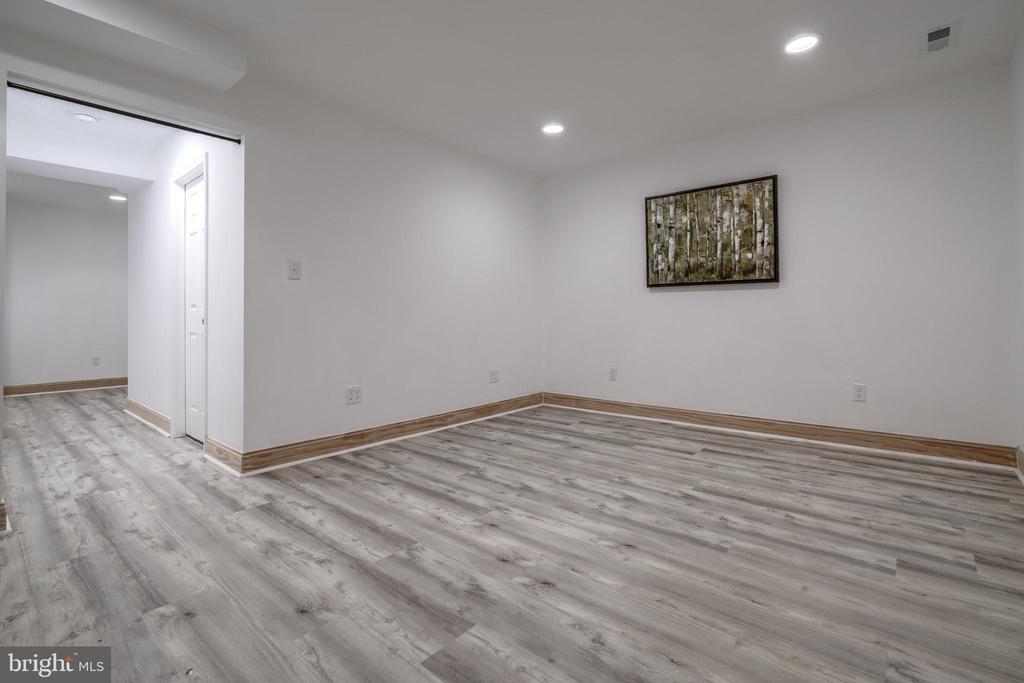 1022 Dartmouth Glen Way
