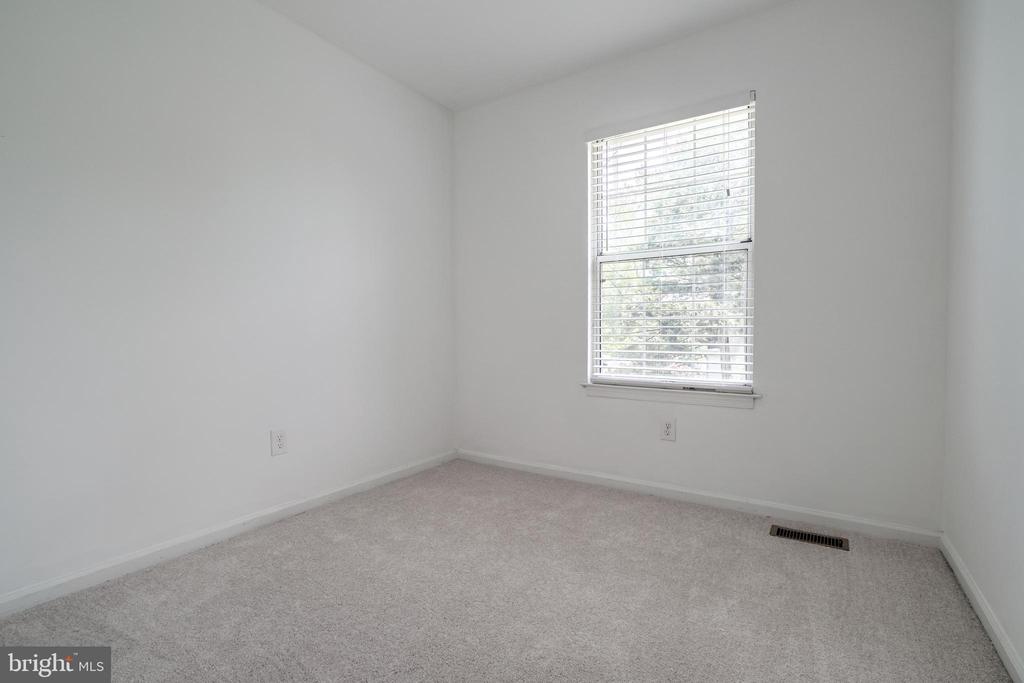 1022 Dartmouth Glen Way